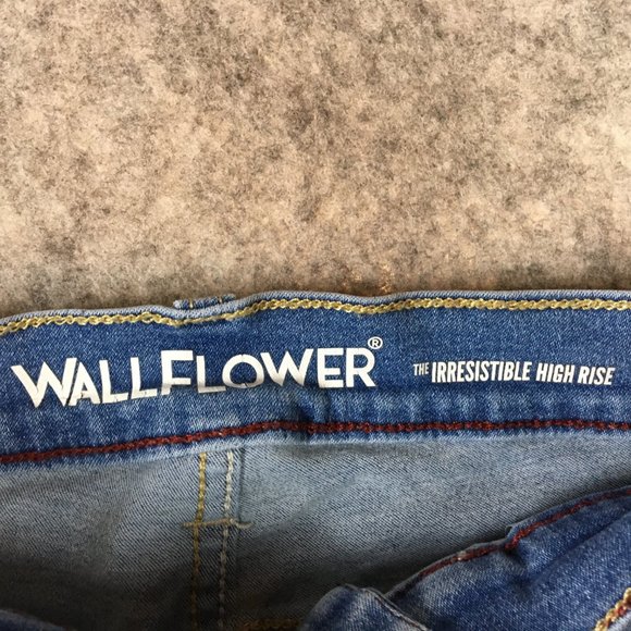 Wallflower Shorts 1 0 25 Irresistible High Rise Denim Jean Cuffed Light Wash - Picture 4 of 8